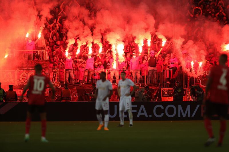 Fumogeni Bayer Leverkusen Roma