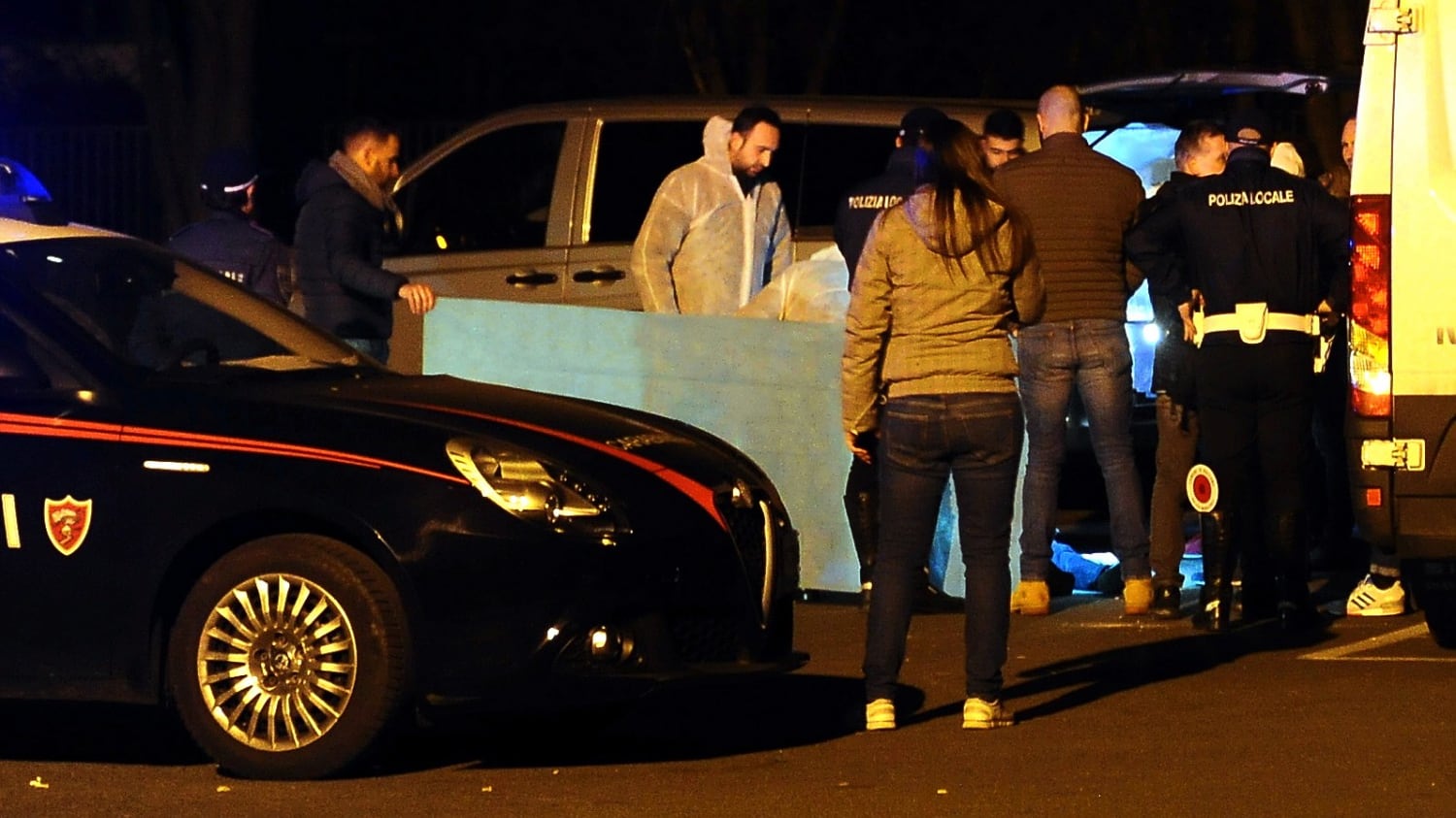 Rozzano, agguato all'ipermercato per vendicare abusi sulla bimba