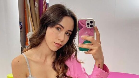 Rumor su Aurora Ramazzotti: "Mostra il lato B perché è single"