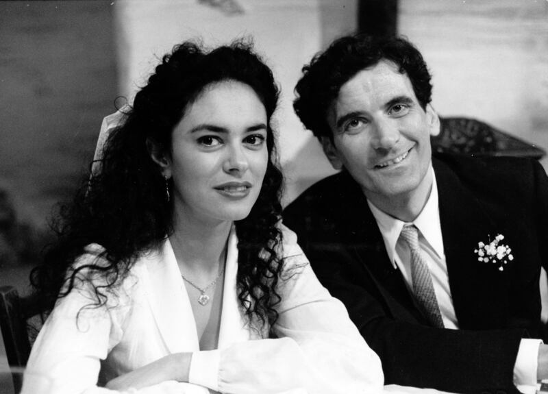 Massimo Troisi con Maria Grazia Cucinotta