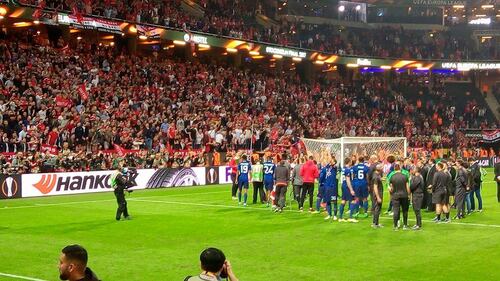 Europa League, i due italiani imbucati alla finale nell'area Vip 8