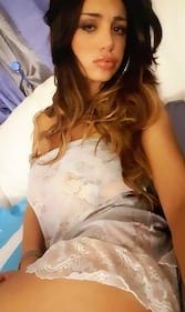 Marika Fruscio hot, in négligé su Twitter 3
