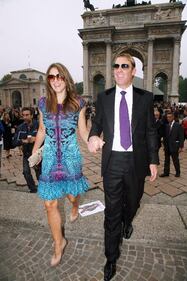 Liz Hurley, sexy bikini in India 30