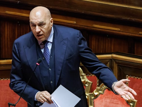 "I trattati lo escludono". La verità di Crosetto sull'esercito europeo