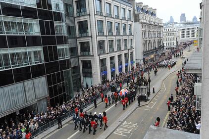 Thatcher, la bara di Maggie verso la cappella di St. Mary 3