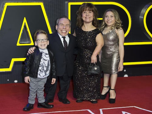 "Lascia un vuoto enorme". Morta la moglie di Warwick Davis star di Harry Potter