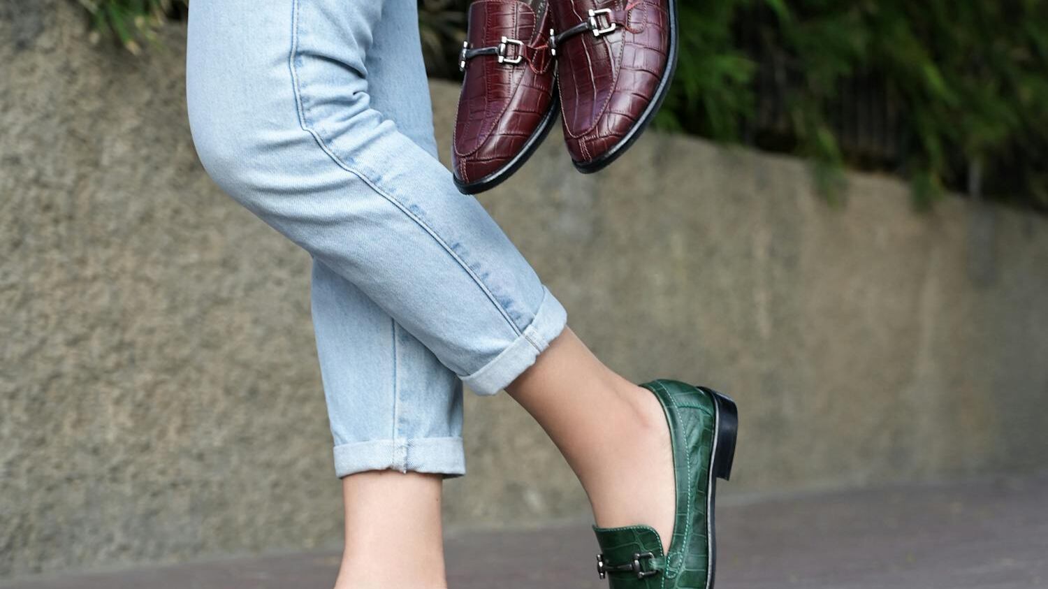Mocassini, come abbinarli con abiti o jeans: 5 outfit per tutti i giorni