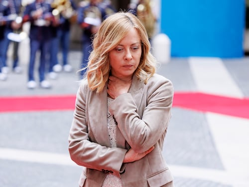 "Superato ogni limite". Meloni alza la voce contro le minacce ai figli dei ministri