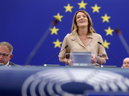 Metsola, bis da record: acclamata con 562 voti (anche quelli della Lega). Sberna e Picierno vice