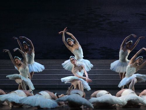 CARTELLONE 2012-2013 Tra classicismi e nuove coreografie