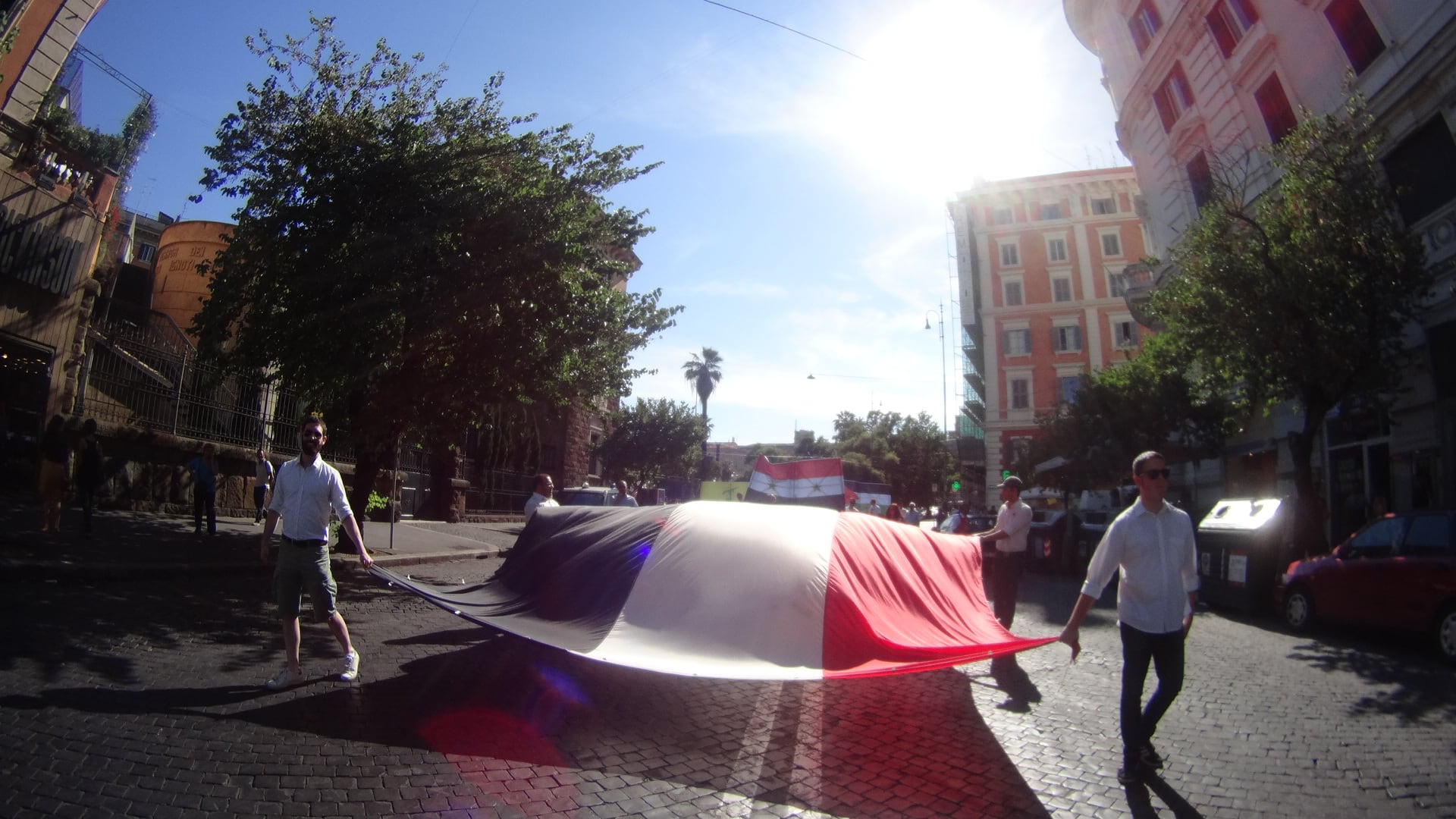 "Né Usa né Isis, svegliati Europa": Forza Nuova in corteo a Roma