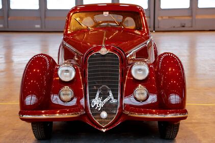  Alfa Romeo 8C Touring Berlinetta, fascino senza tempo 1