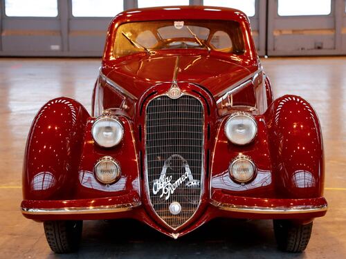 Alfa Romeo 8C Touring Berlinetta, fascino senza tempo
