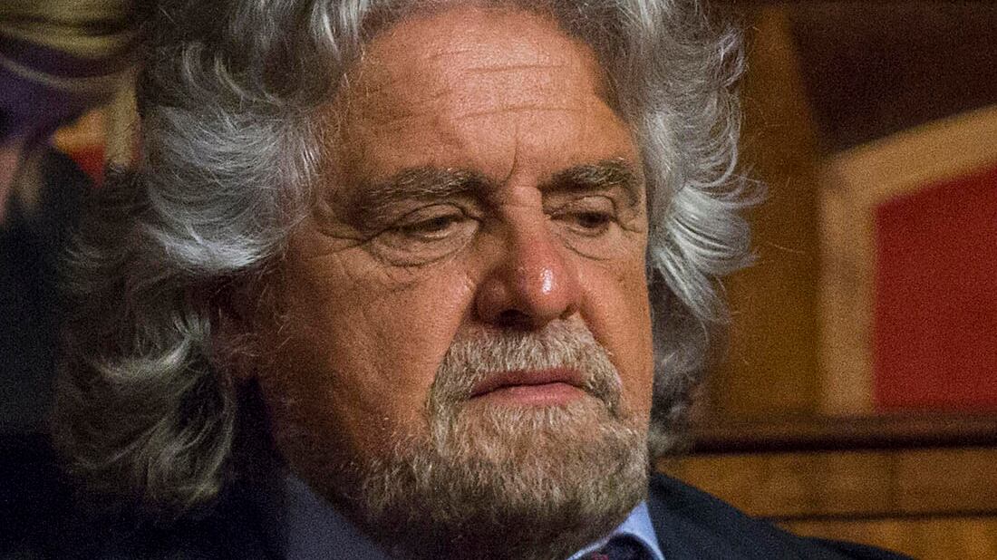 Grillo, il genio del Maalox: fa uno spot allo sponsor