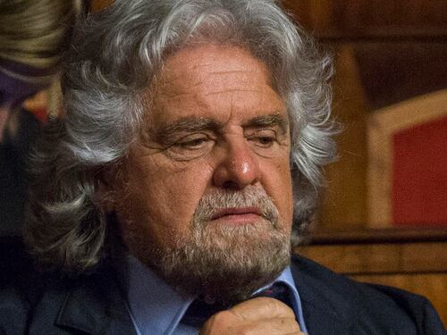 Grillo, il genio del Maalox: fa uno spot allo sponsor