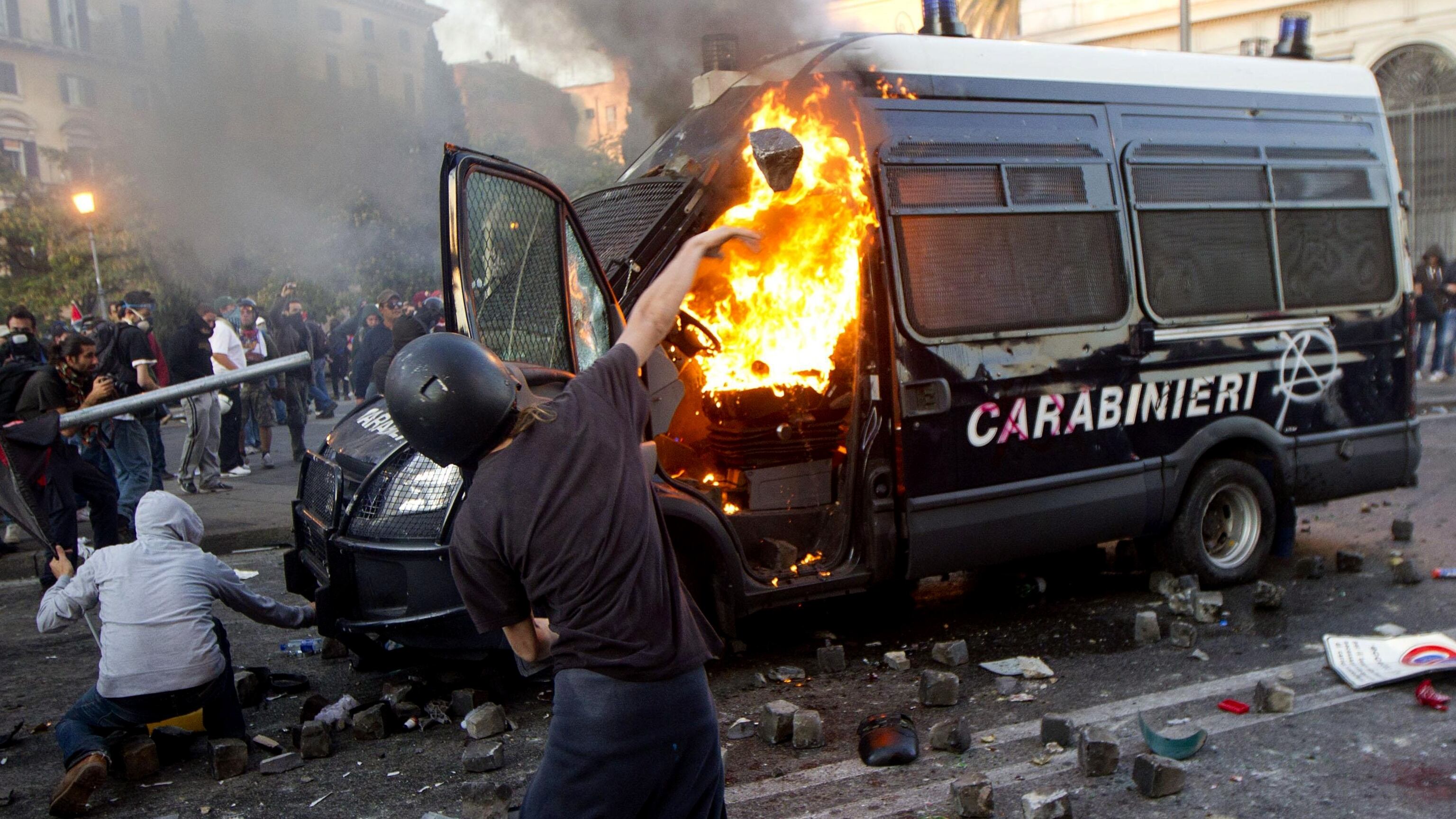 Scontri di Roma, liberi due indignados: Ciurleo e Giuliani dovevano scontare 4 e 5 anni