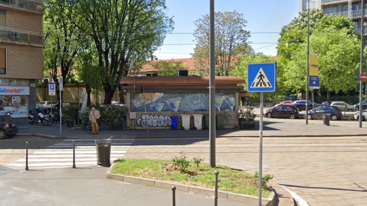 Milano, travolta da un'auto sulle strisce: grave una donna di 60 anni