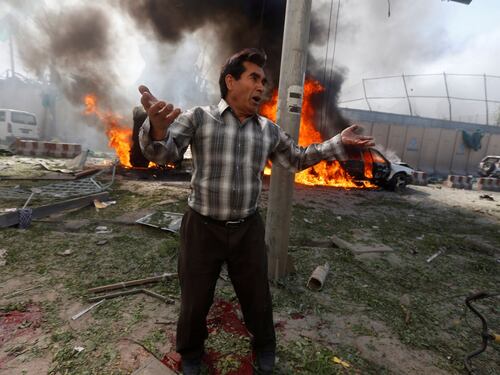 Afghanistan, autobomba a Kabul nel quartiere delle ambasciate