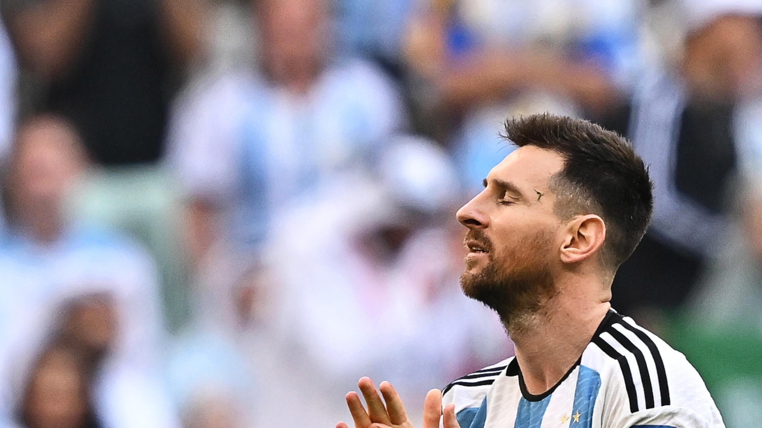 L'Argentina di Messi si aggrappa nel deserto all'anima di Maradona