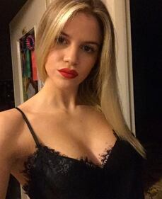 Sara Croce, Madre Natura sexy sui social  3