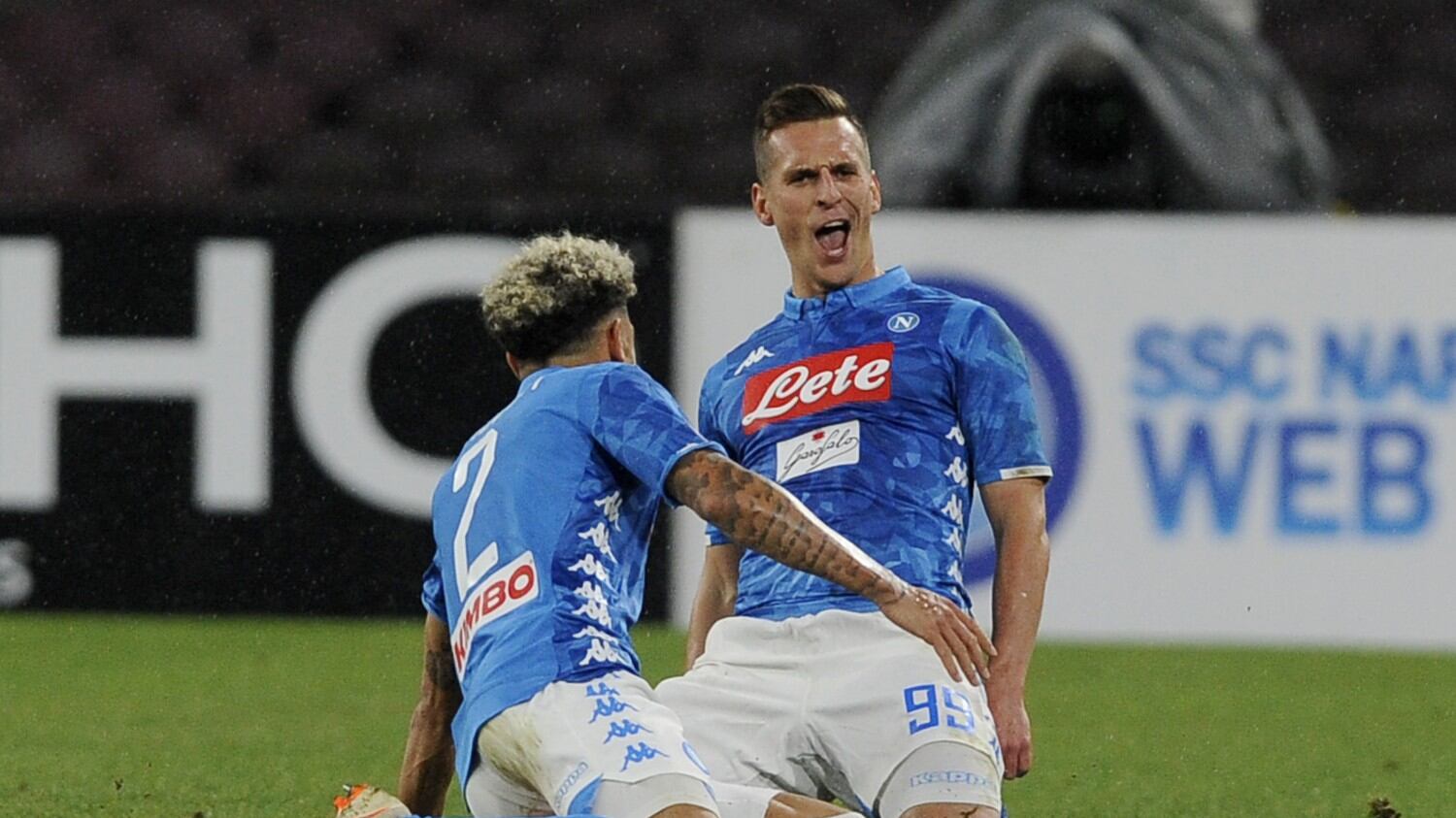 Il Napoli doma la Lazio: gli azzurri vincono 2-1 al San Paolo