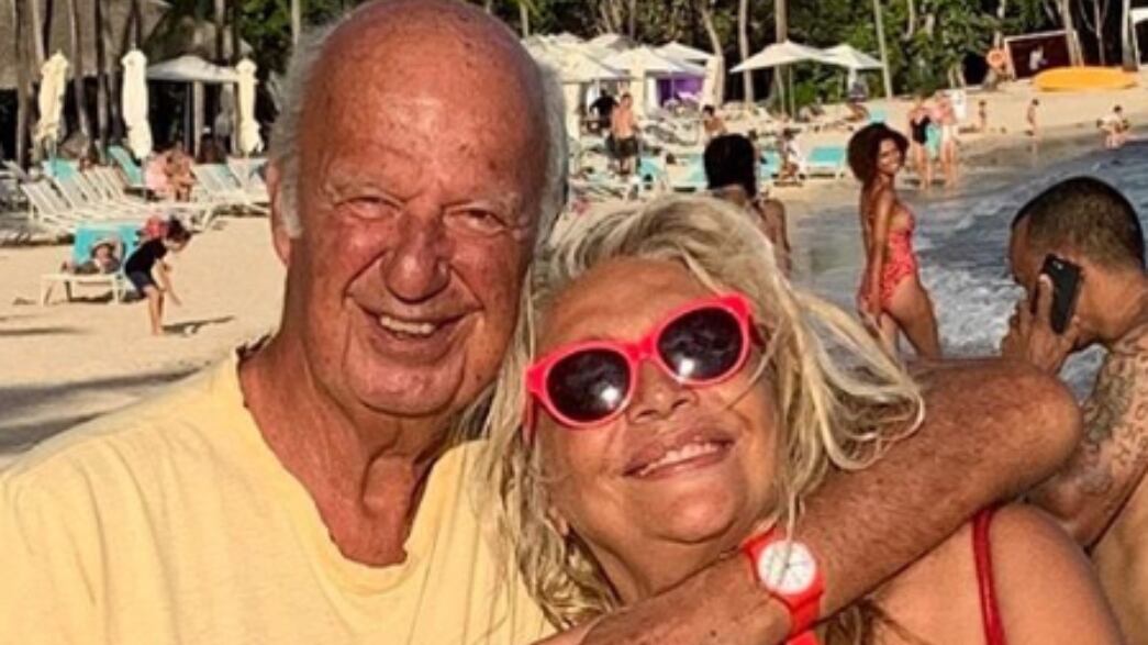Mara Venier accusata di stare col marito perché non povero, ma lei sbotta: "Devo mandarti affan***"