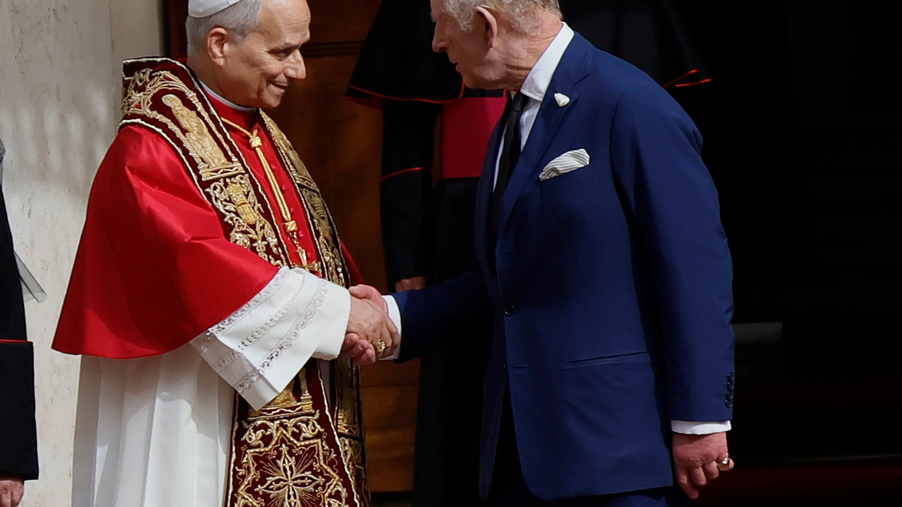 Re Carlo in visita da Papa Leone XIV: l'ombra della pergamena che portò allo scisma