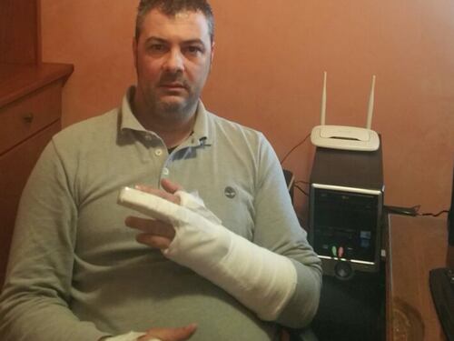 Agente ferito, lacrime del figlio: "Perché non arrestano il cattivo?"