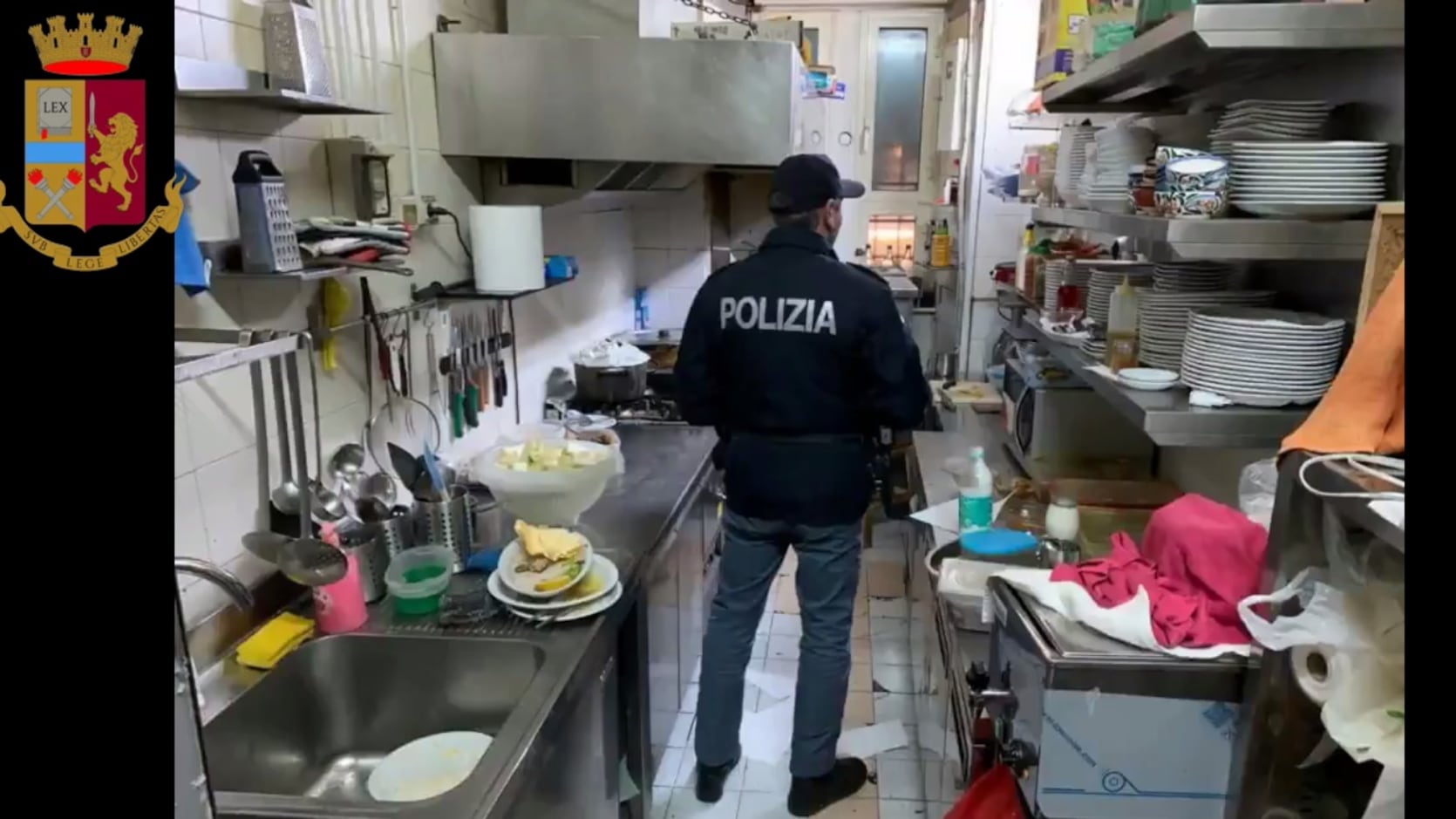 Sporcizia e pessime condizioni igieniche: chiuso ristorante etnico