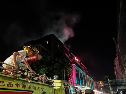 Manila, dà fuoco a un resort: 36 persone morte per asfissia