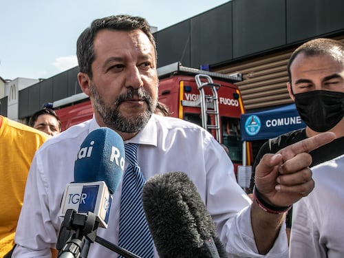 La Lega si smarca ma non ostacola. E Salvini tratta con il premier