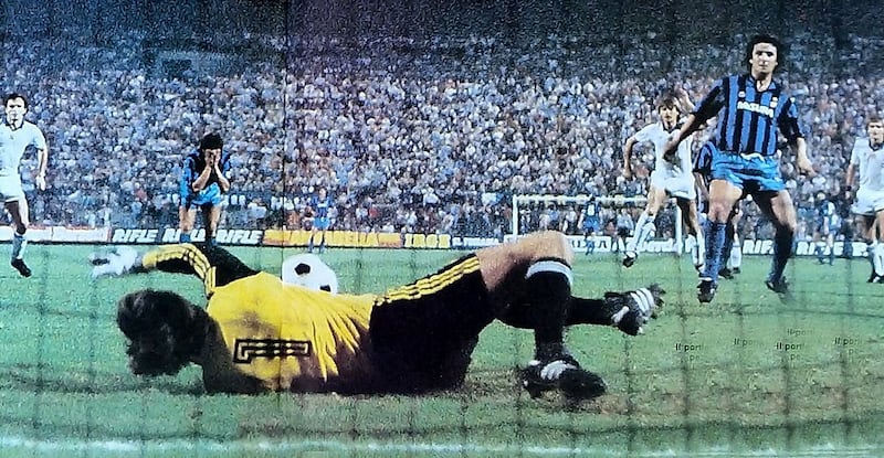 Evaristo sbaglia il secondo rigore contro lo Slovan