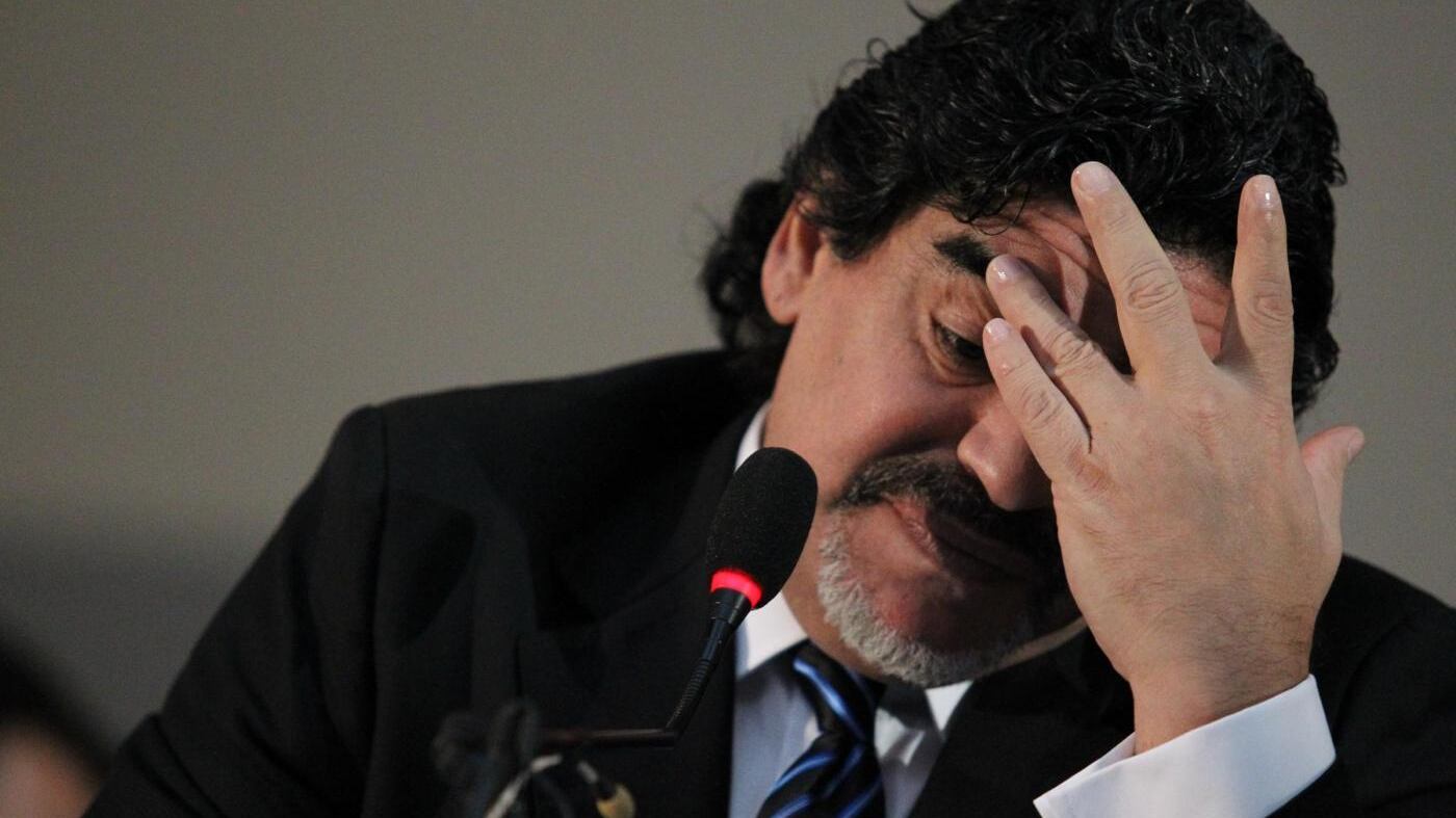 Il fervore rivoluzionario di Maradona foraggiato da bonifici e lingotti d'oro