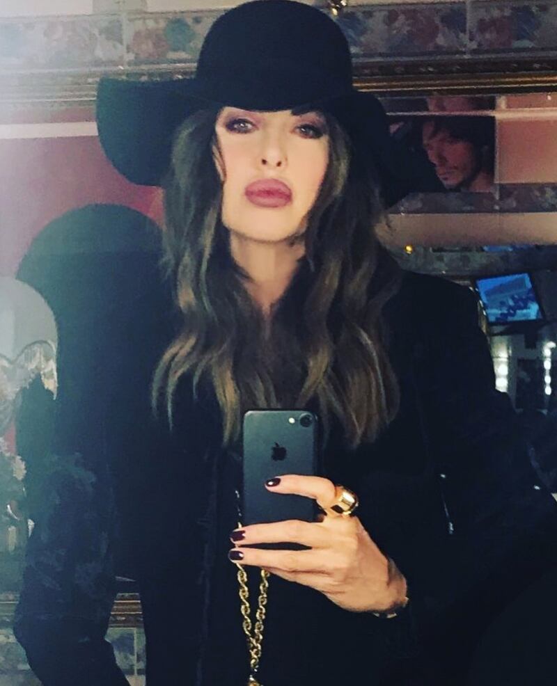 Alba Parietti seducente su Instagram 14