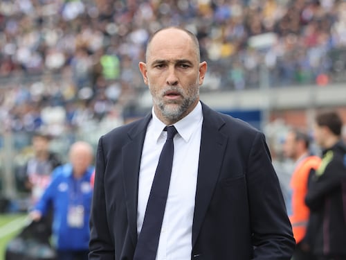 Tudor: "Il loro allenatore sceglie tutti i giocatori...". Fabregas: "Ma io con rispetto a lui do del mister..."