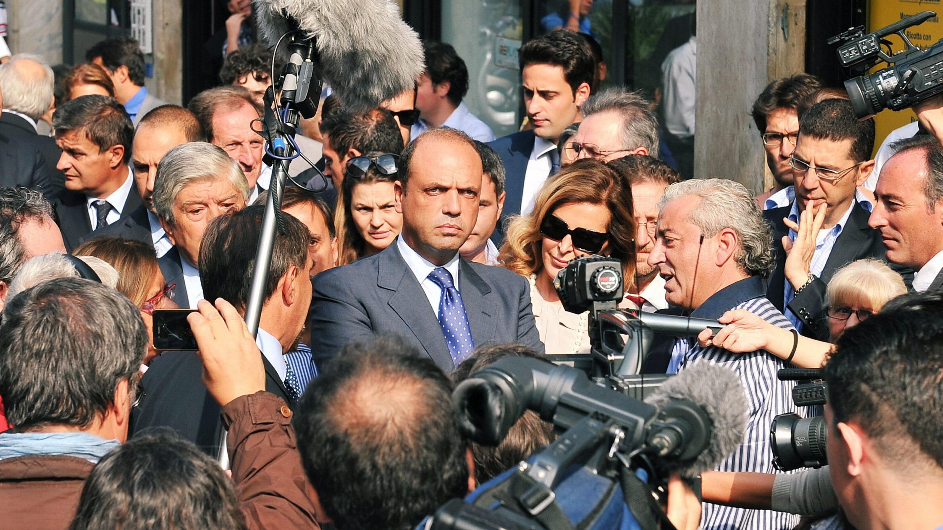 Blitz in via Padova: «In città devono tornare le pattuglie dei militari»
