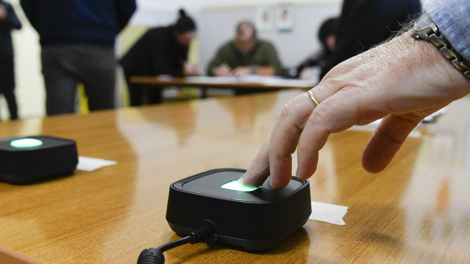 Lo studio tedesco: ai politici attraenti il 5% di voti in più