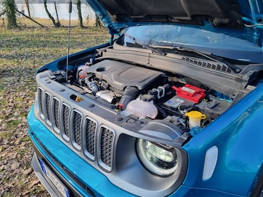 Jeep Renegade e-Hybrid, guarda le foto 7