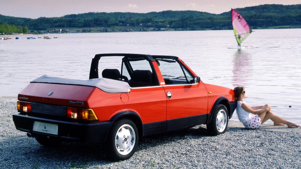 Fiat Ritmo Cabrio, speciale en plein di Bertone