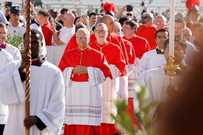 Robert Francis Prevost, ecco le foto di Papa Leone XIV 4