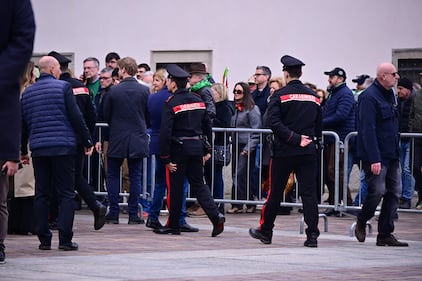 L'ultimo saluto a Umberto Bossi - FOTO 12