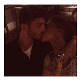 Stefano De Martino cede al ritocchino: si è rifatto le orecchie 12
