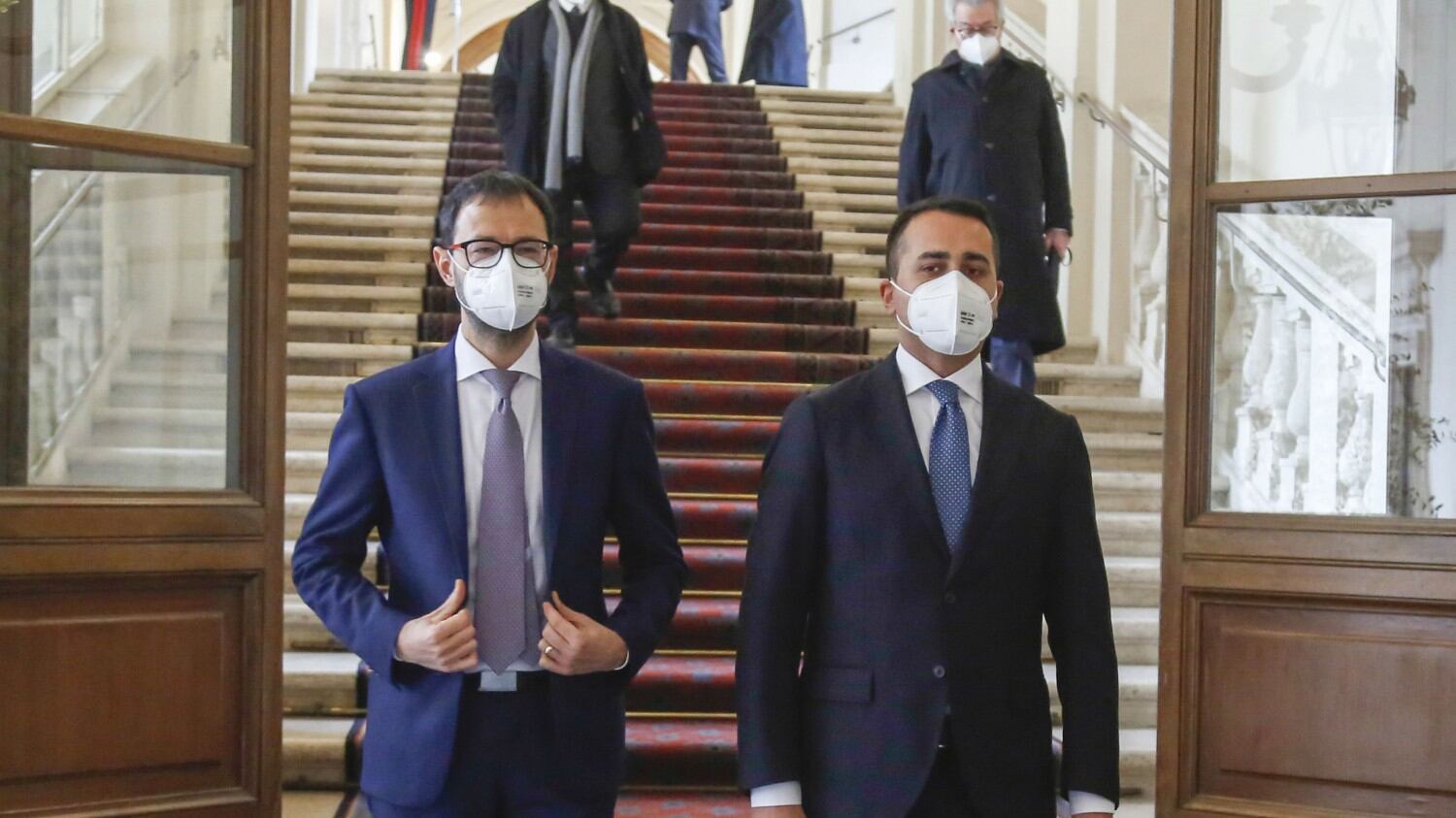 Caos M5S: archiviato il capo. Al Senato la fronda traballa