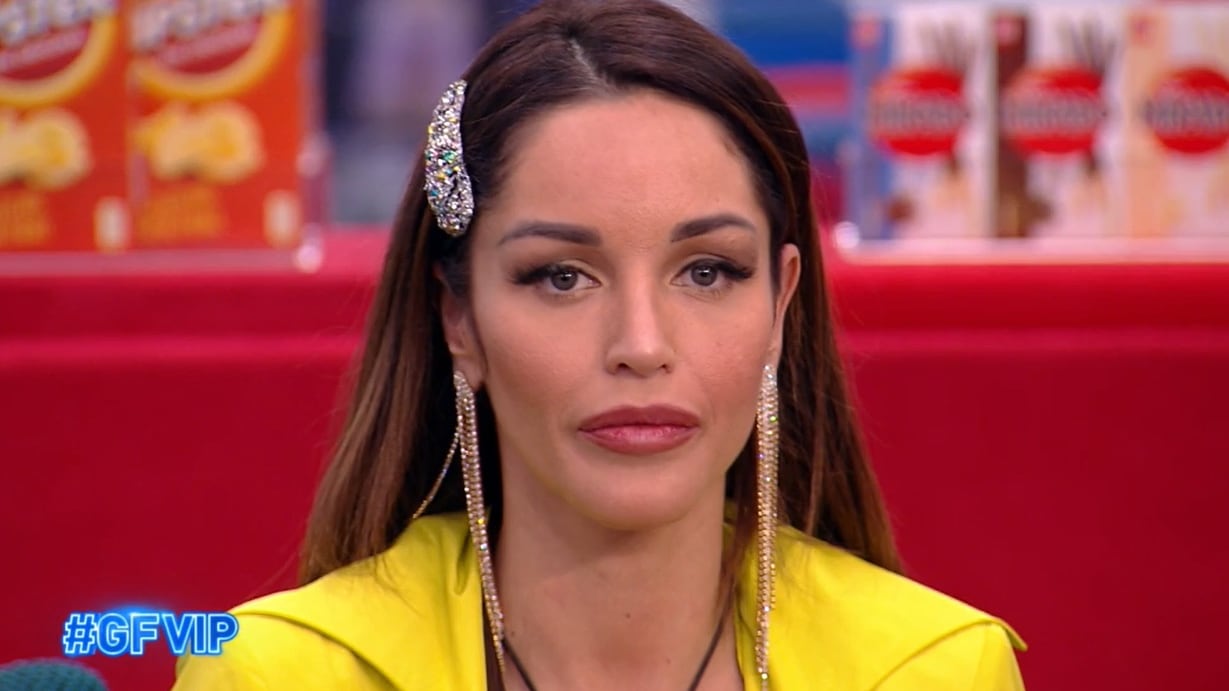 Tradimenti e conti svuotati, Delia Duran crolla: "Dal mio ex ho subito di tutto"