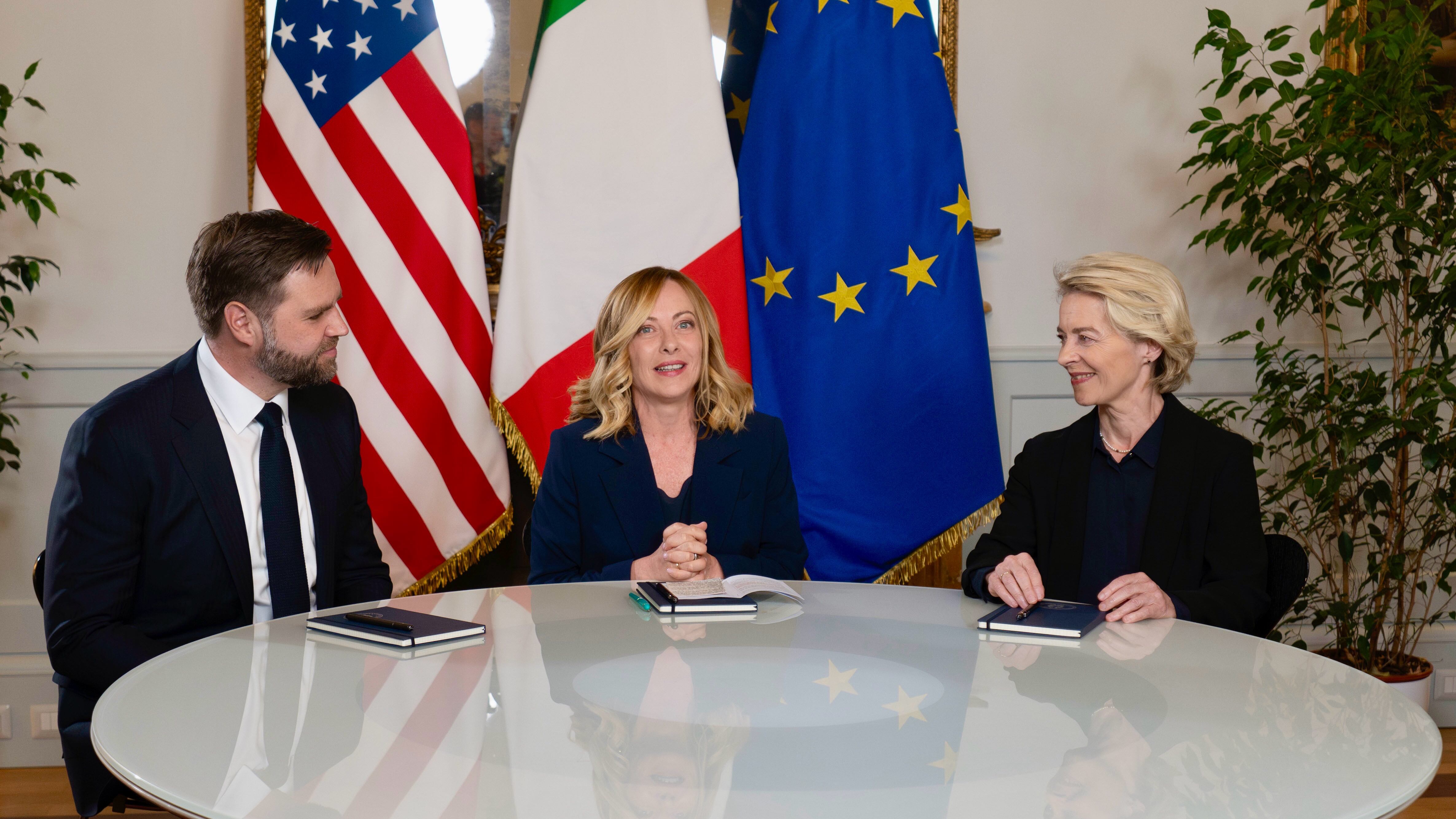 Meloni unisce Ue e Usa. L'entusiasmo di Vance: "È il via ai negoziati, bene Giorgia pontiera"