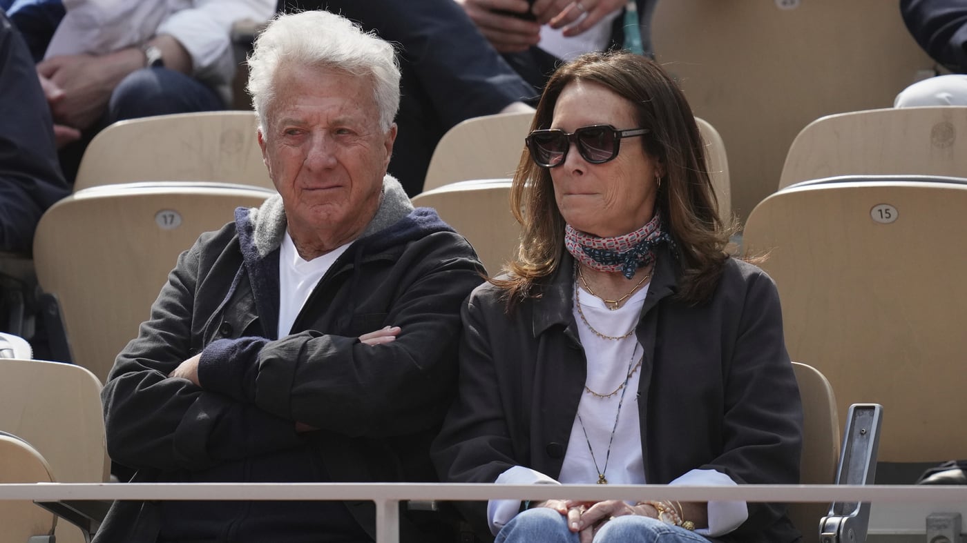 Dustin Hoffman, chi è la moglie seduta accanto a lui ai Roland Garros