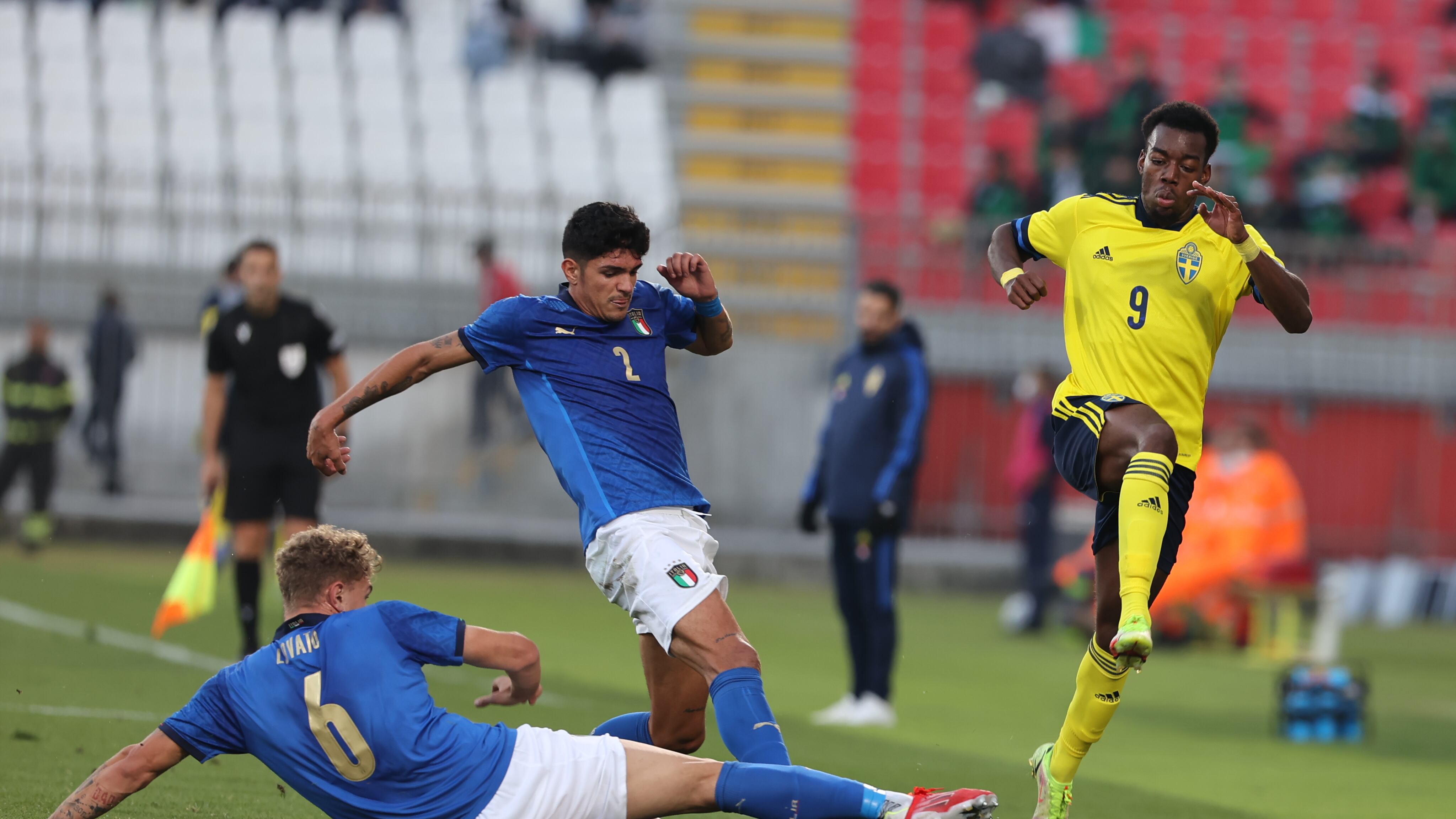 Fango sugli azzurrini: frasi razziste a uno svedese. La Figc: "Tutto falso"