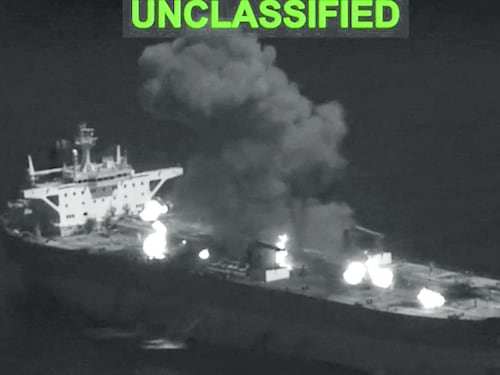 Il Golfo torna a infiammarsi. Affondate 5 petroliere iraniane