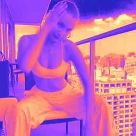 Bella Hadid, selfie sexy in lingerie  14