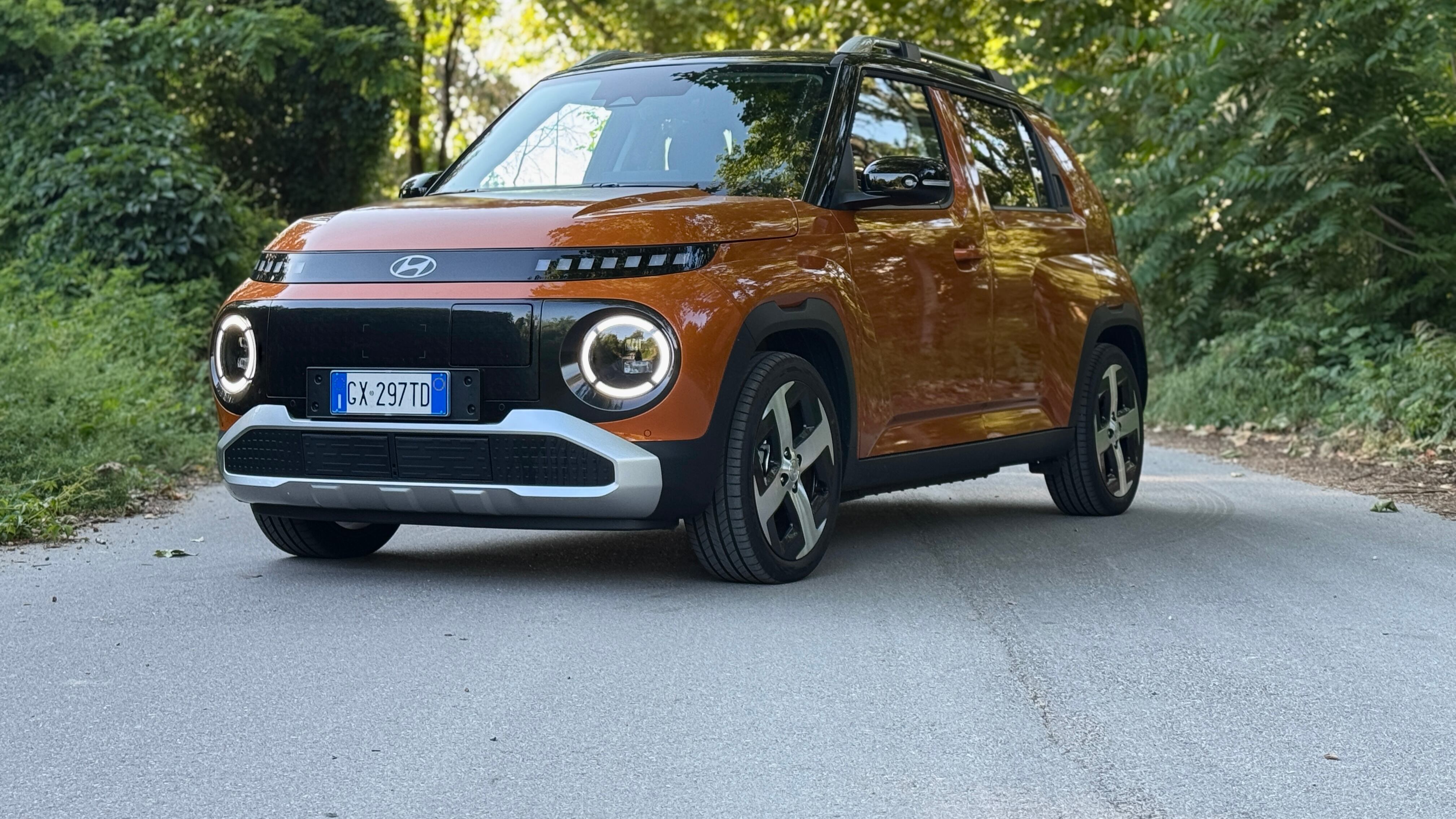 Hyundai Inster: la cittadina elettrica che sorprende per spazio, comfort e tecnologia